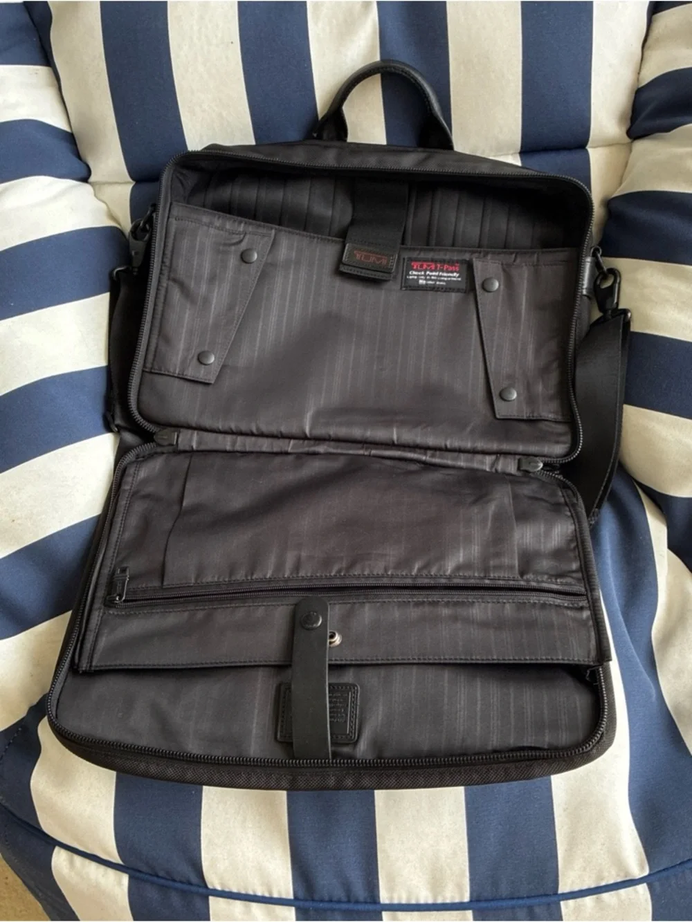 Tumi Alpha Black travel Messenger Bag Multiple Front Pockets laptop sleeve